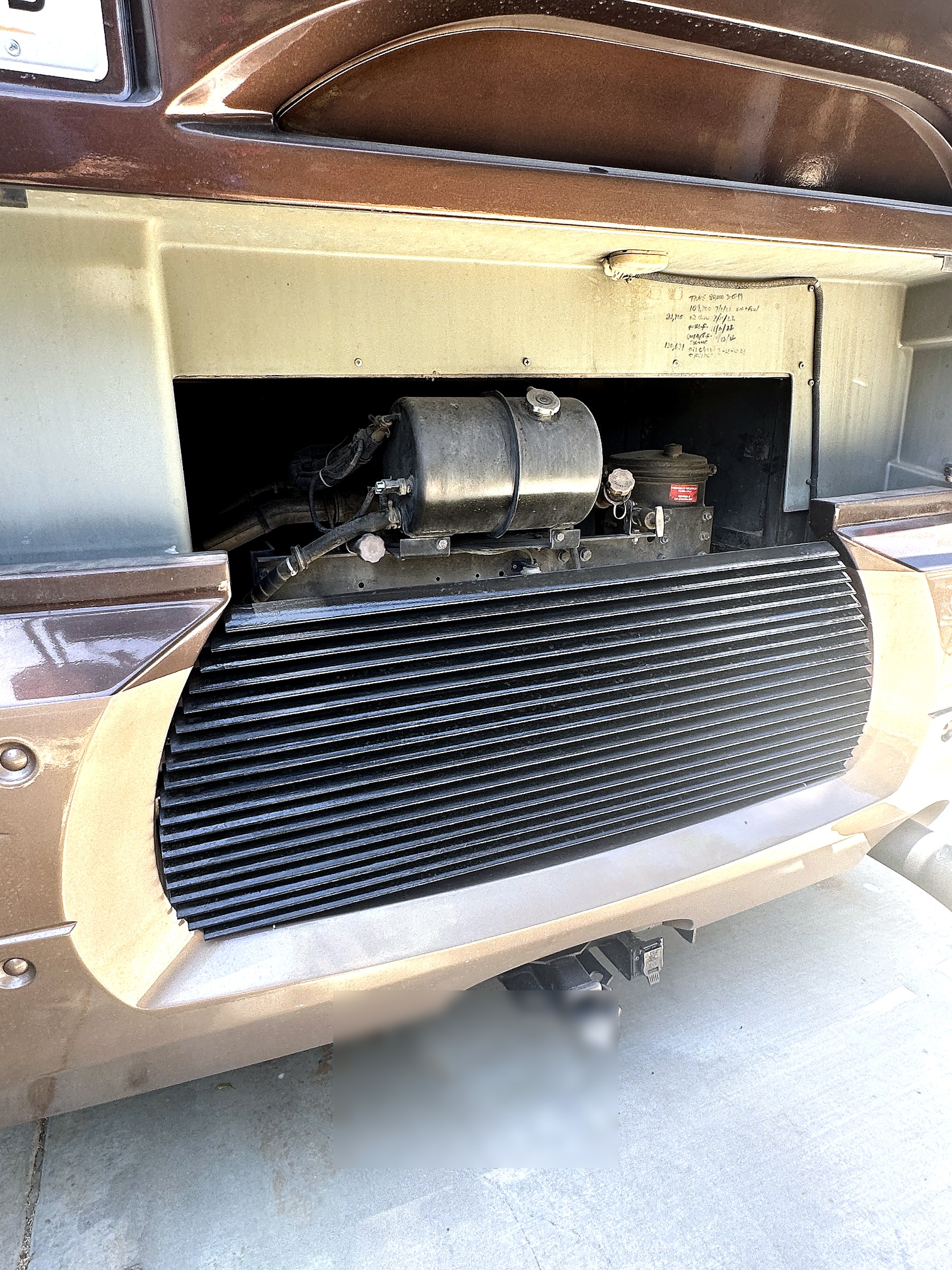 2004 Fleetwood Revolution 40C — Exterior detail shot