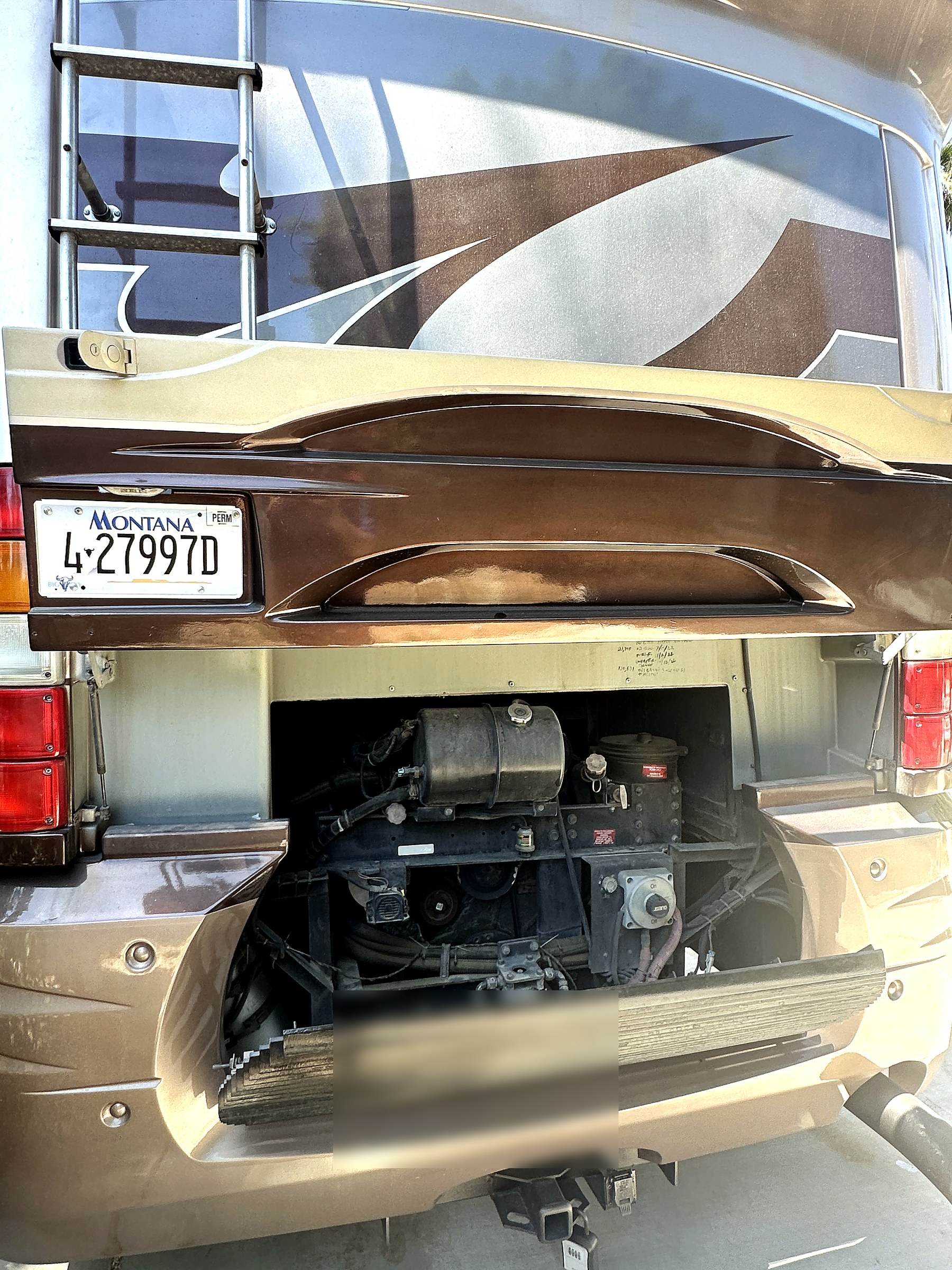 2004 Fleetwood Revolution 40C — Exterior detail shot
