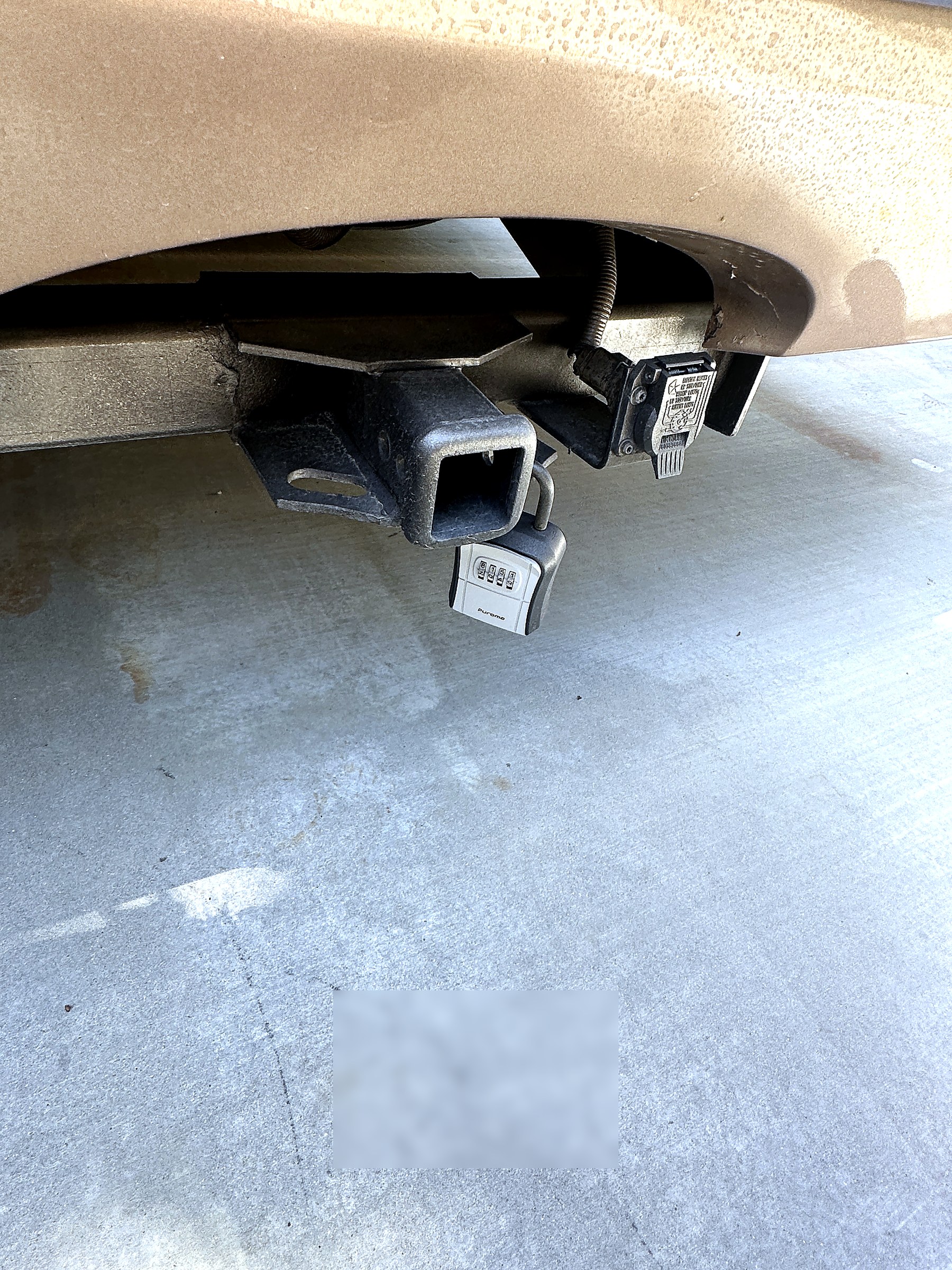 2004 Fleetwood Revolution 40C — Exterior detail shot