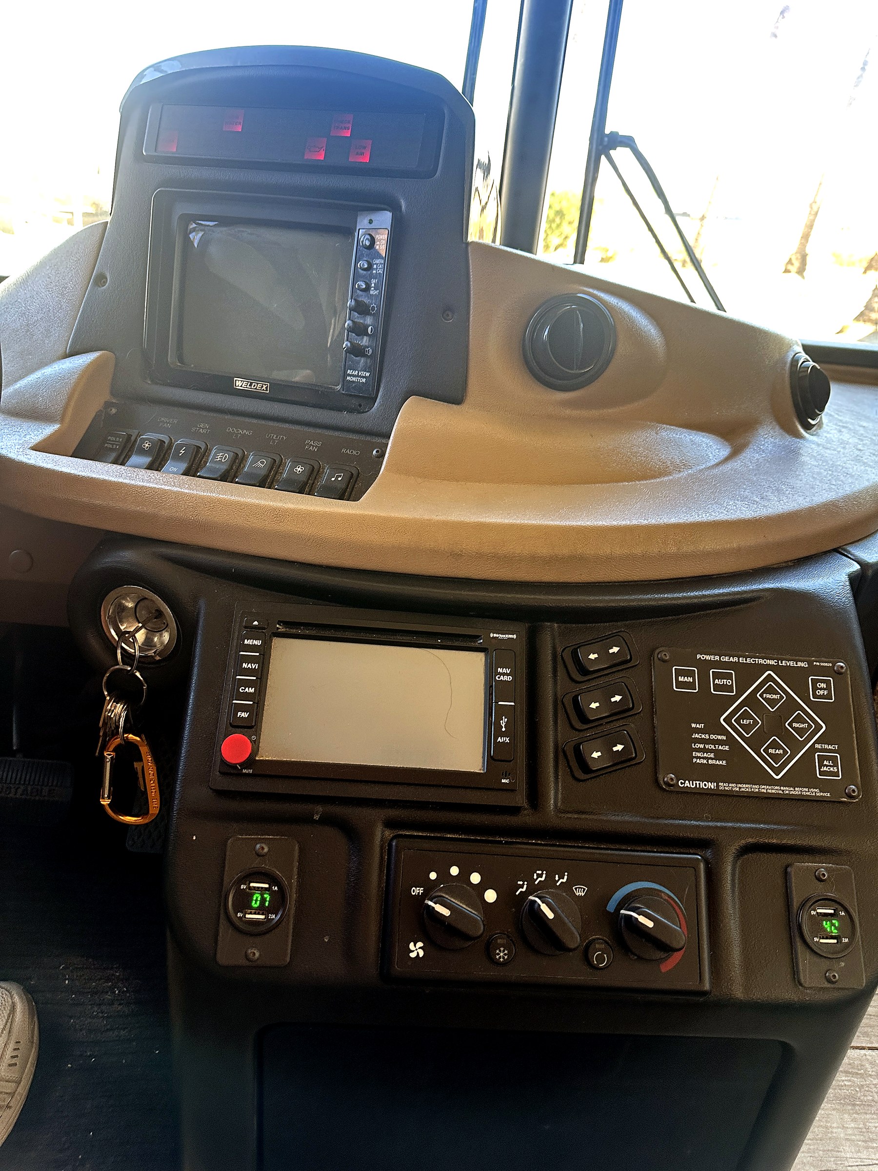 2004 Fleetwood Revolution 40C — Dashboard & Cockpit detail shot