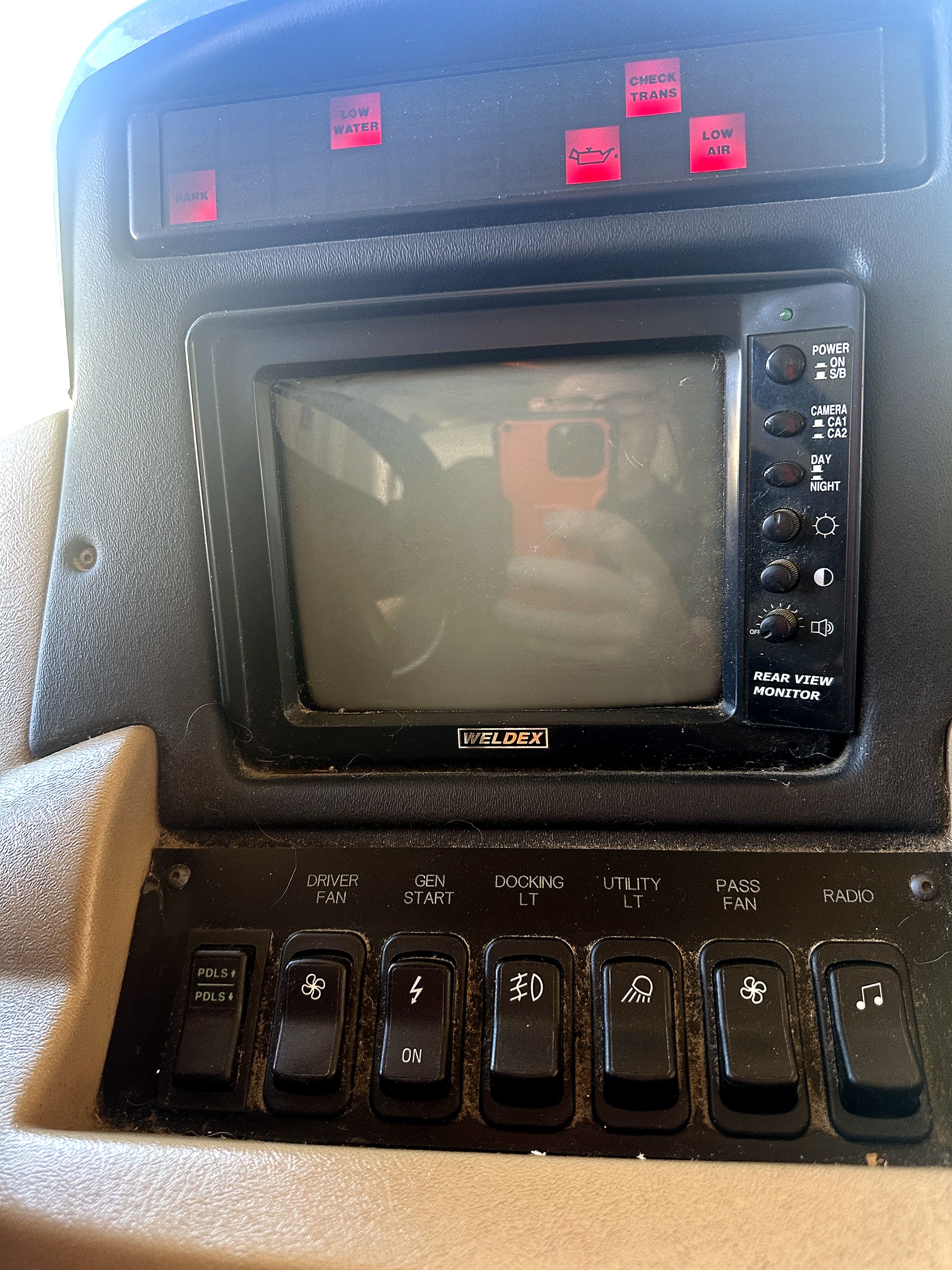 2004 Fleetwood Revolution 40C — Dashboard & Cockpit detail shot
