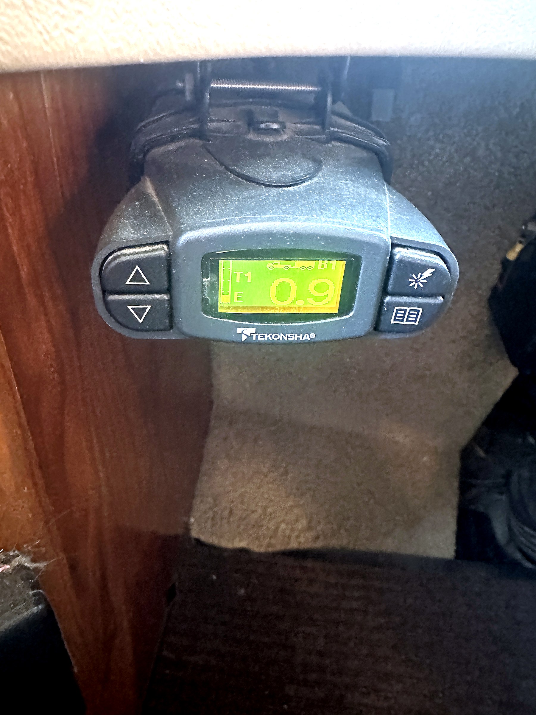 2004 Fleetwood Revolution 40C — Dashboard & Cockpit detail shot