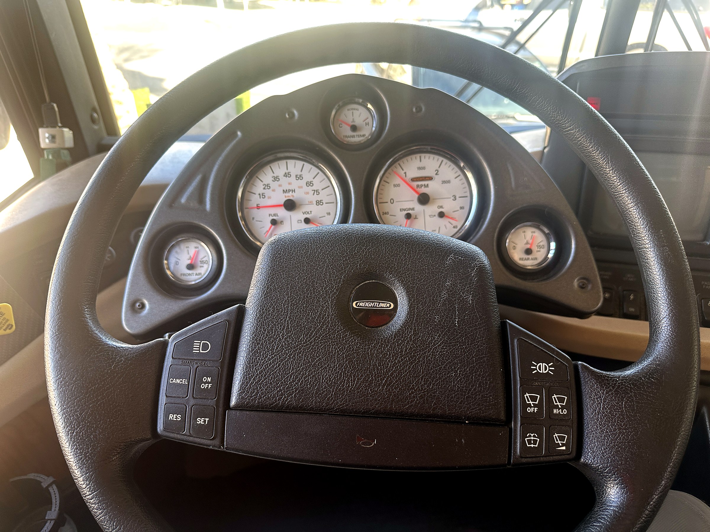 2004 Fleetwood Revolution 40C — Dashboard & Cockpit detail shot