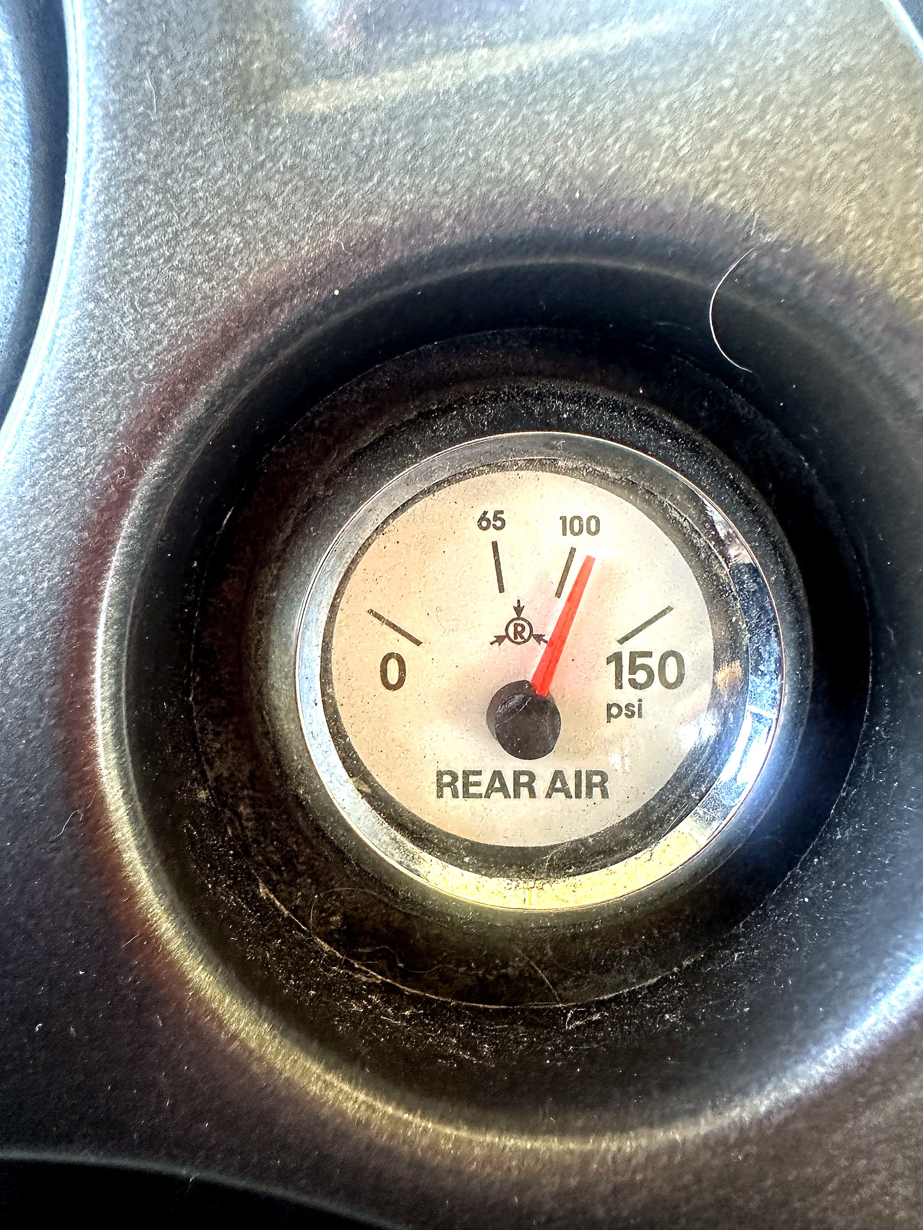 2004 Fleetwood Revolution 40C — Dashboard & Cockpit detail shot