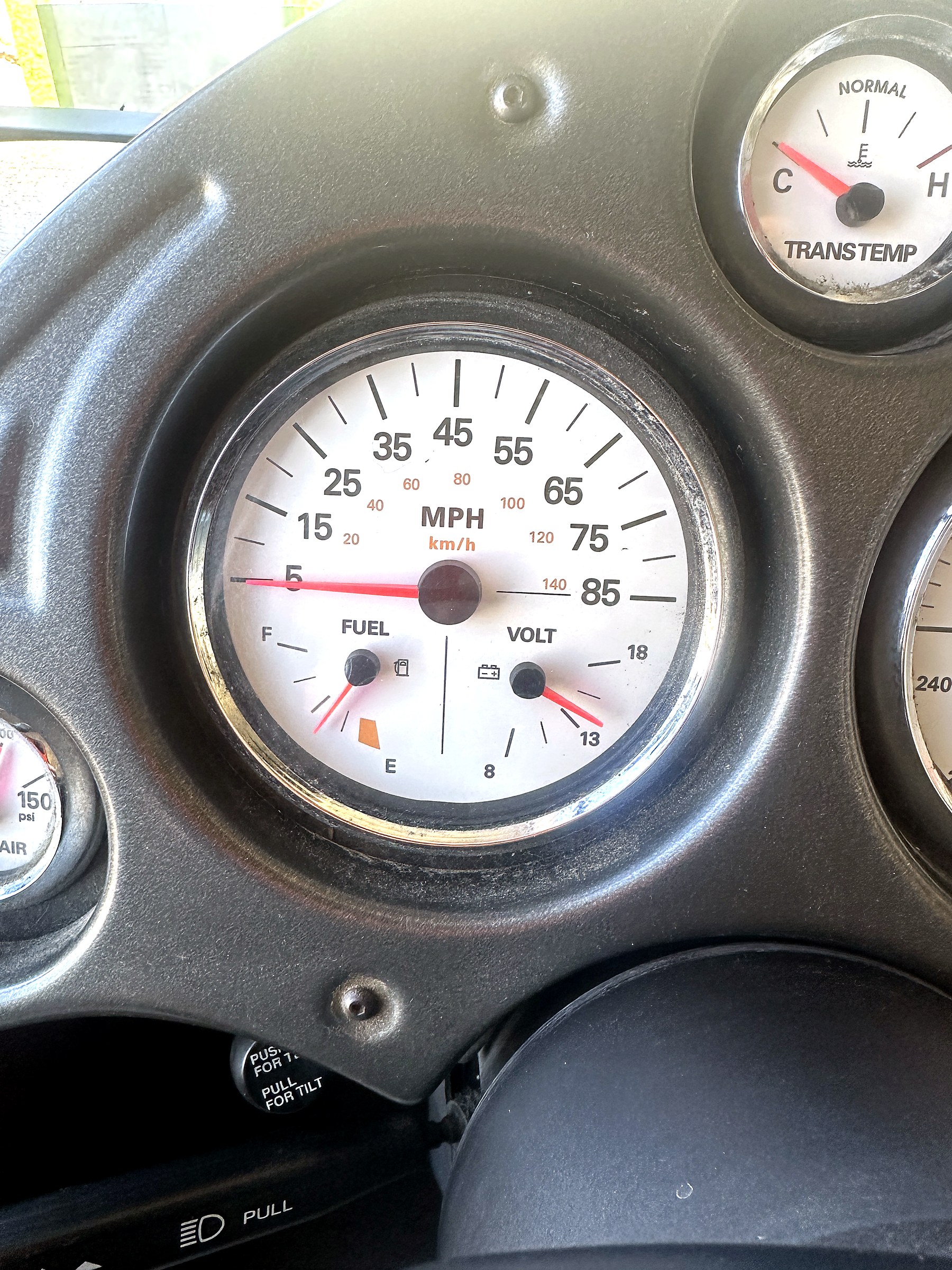 2004 Fleetwood Revolution 40C — Dashboard & Cockpit detail shot