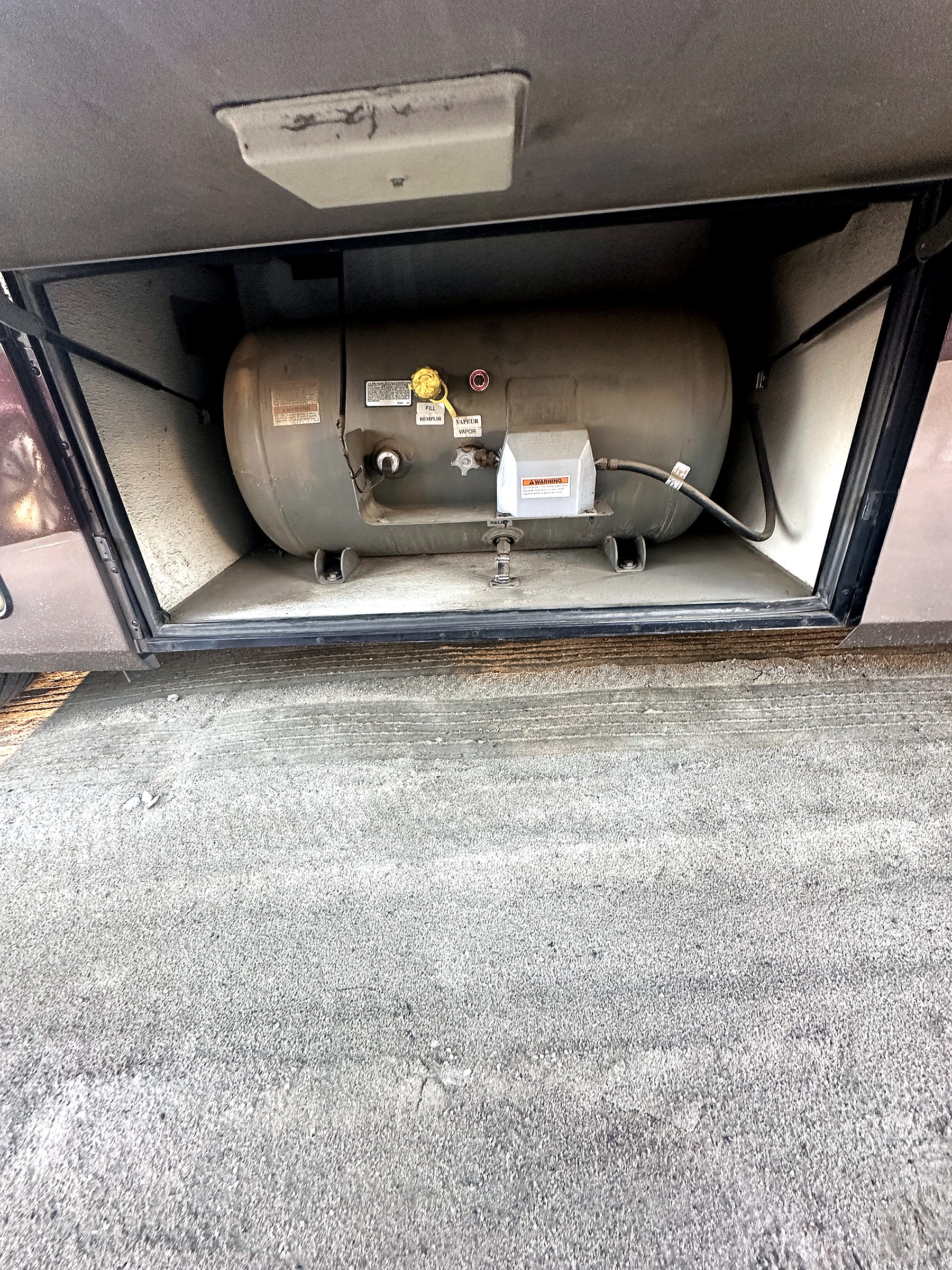2004 Fleetwood Revolution 40C — Electrical & Fuse Panel detail shot