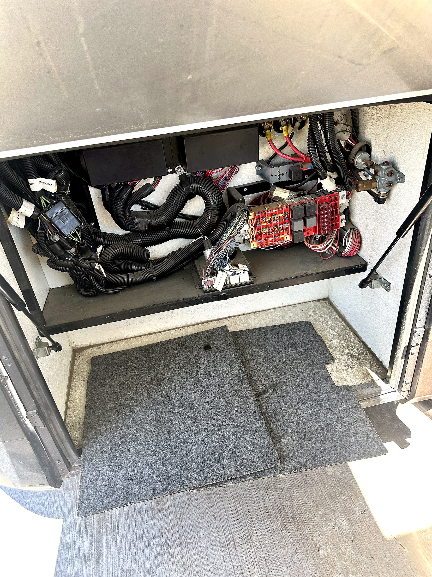 2004 Fleetwood Revolution 40C — Storage & Service Bays detail shot