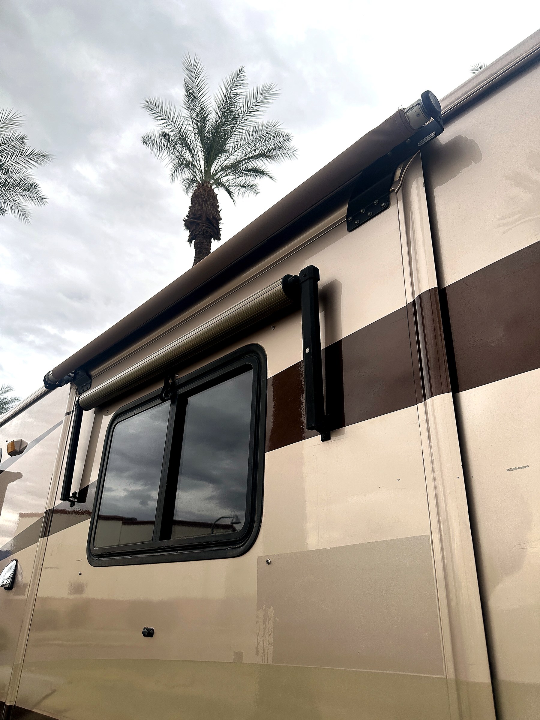 2004 Fleetwood Revolution 40C — Storage & Service Bays detail shot