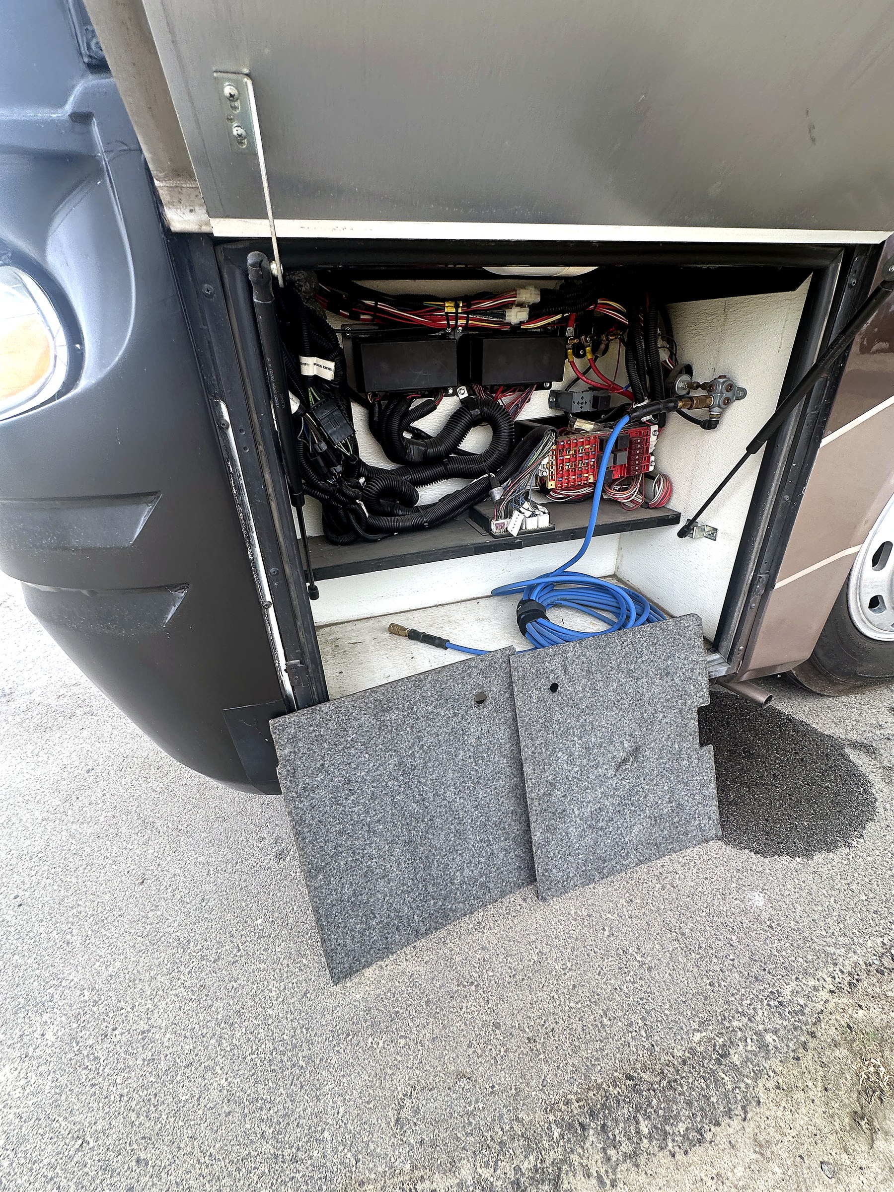 2004 Fleetwood Revolution 40C — Storage & Service Bays detail shot