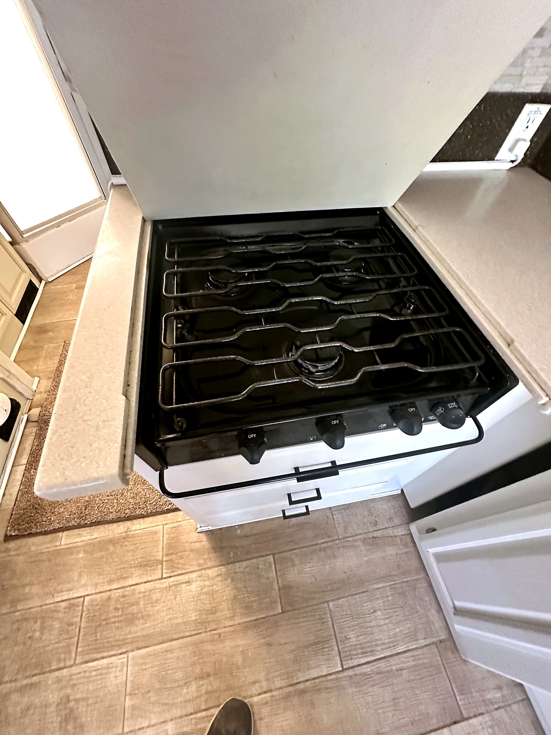 2004 Fleetwood Revolution 40C — Salon & Living detail shot