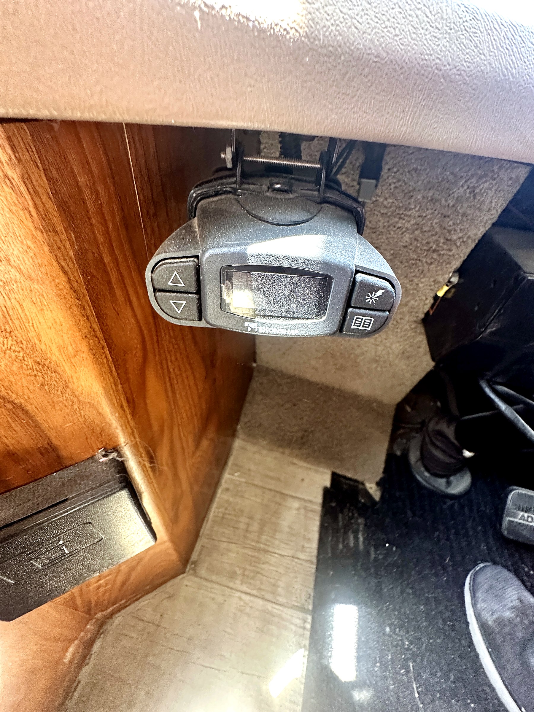 2004 Fleetwood Revolution 40C — Galley & Kitchen detail shot
