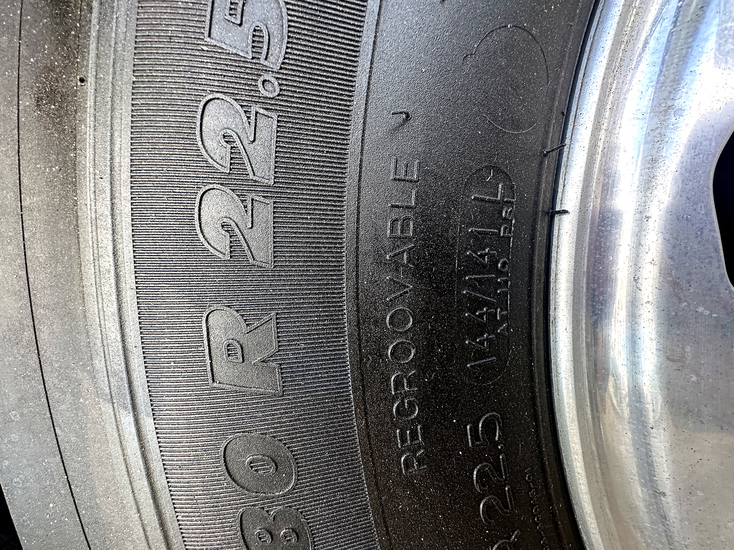2004 Fleetwood Revolution 40C — Tires & Chassis detail shot