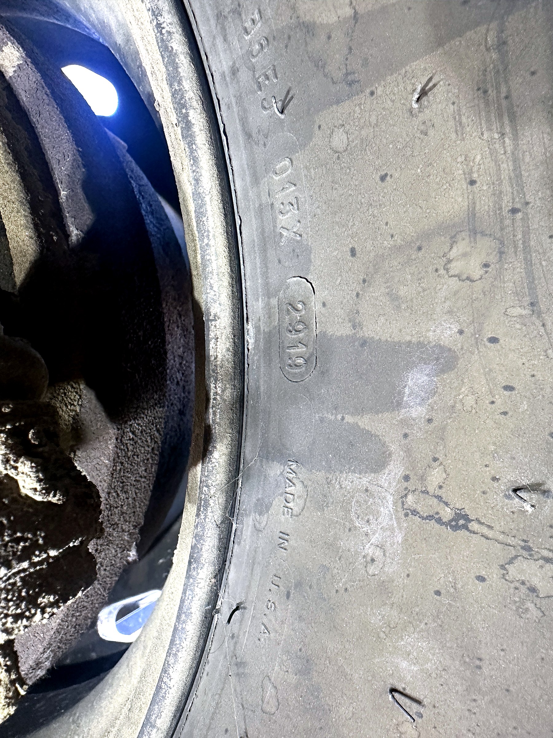 2004 Fleetwood Revolution 40C — Tires & Chassis detail shot