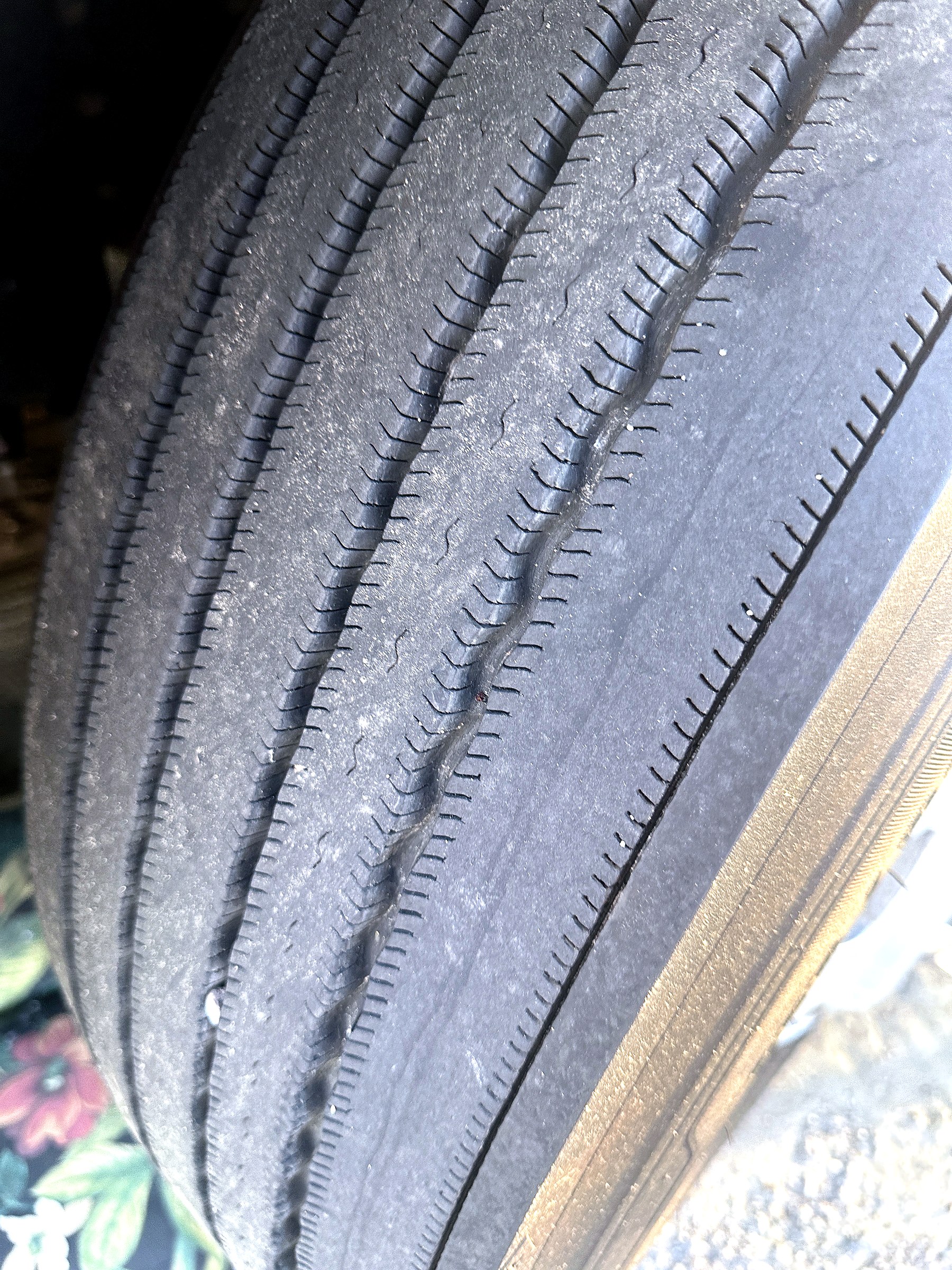 2004 Fleetwood Revolution 40C — Tires & Chassis detail shot